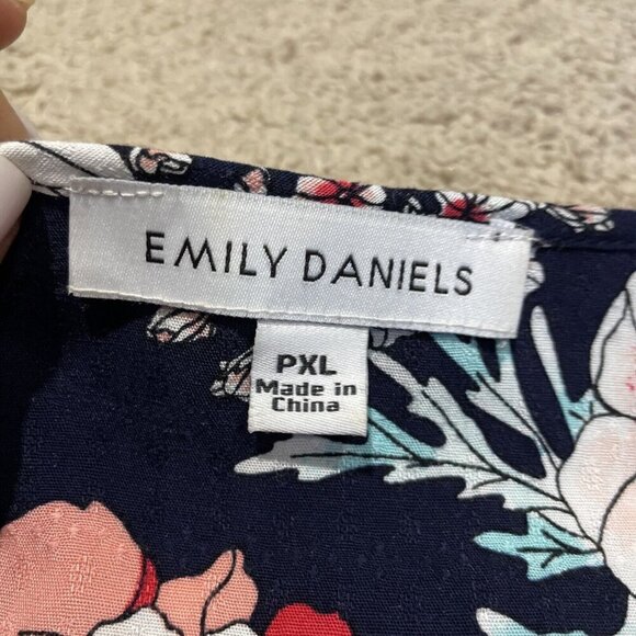 Emily Daniels Floral Blouse Tunic Petite XL Navy Pleated Button Front Colorful - Picture 12 of 14